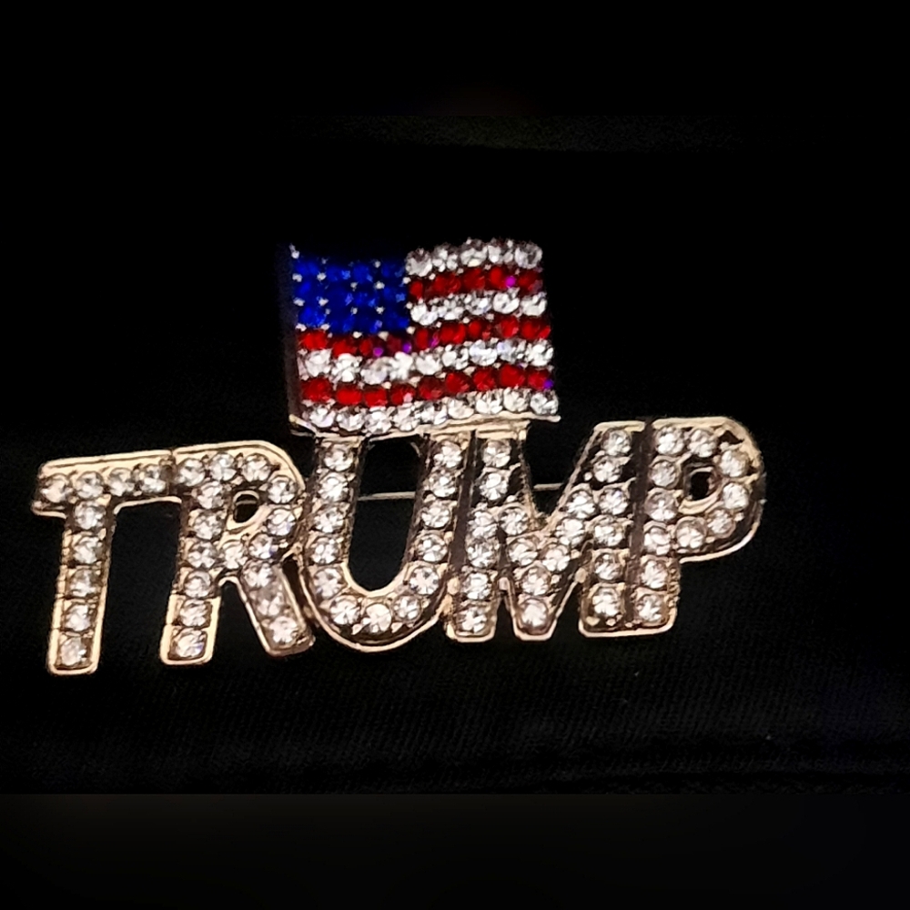 Trump Brooch Gold Rhinestones American Flag Pin 2024 Make America Great Again!‎
